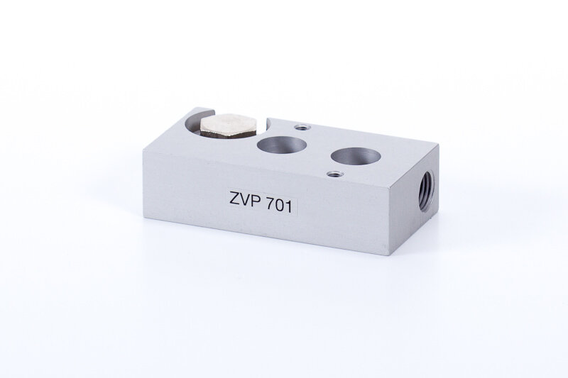 Cylinder-valve-combination plates