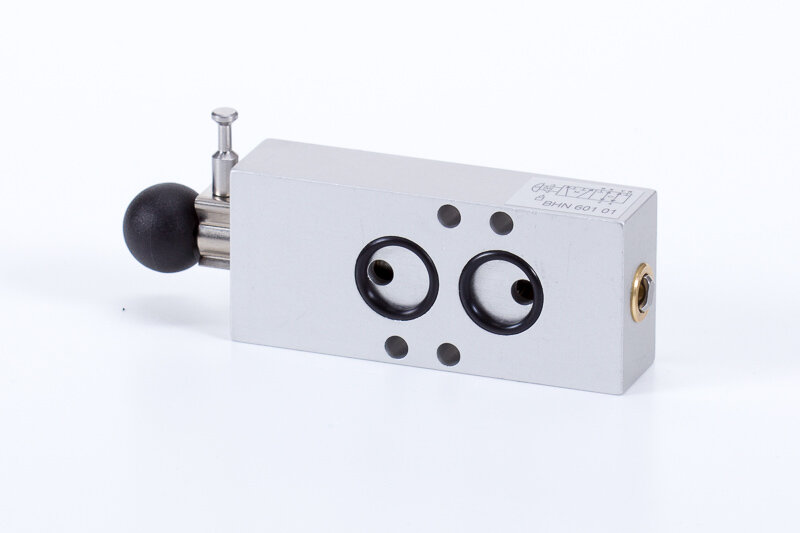 Block- and vent valves
