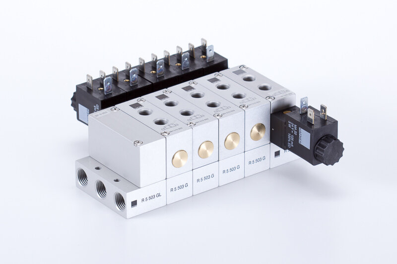 Grundplatten- und modulare Mehrfachsysteme