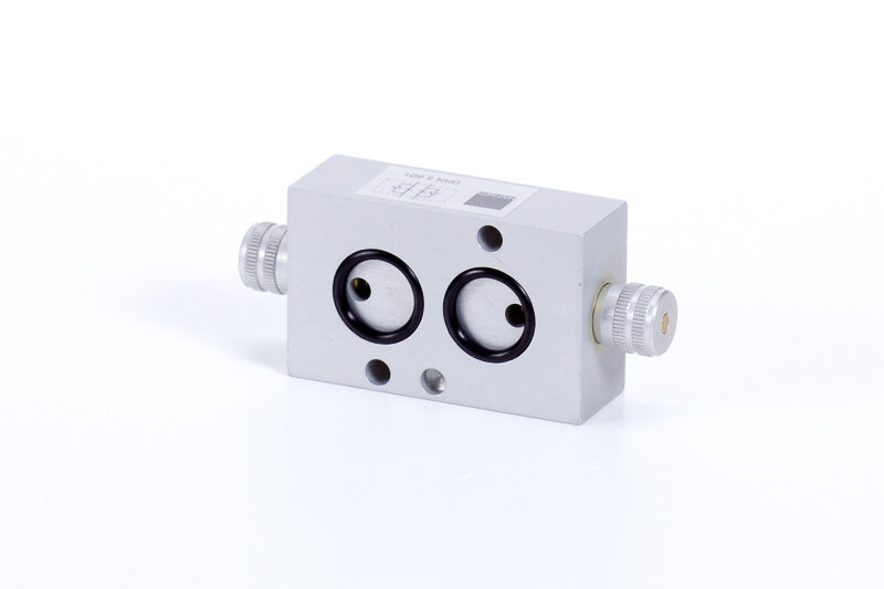 Flow regulator plates